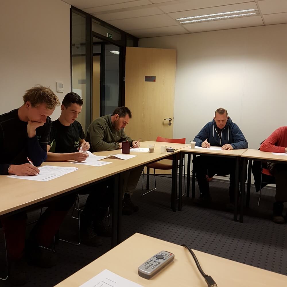 BHV training herhaling Rijnmond Haven Training RHT