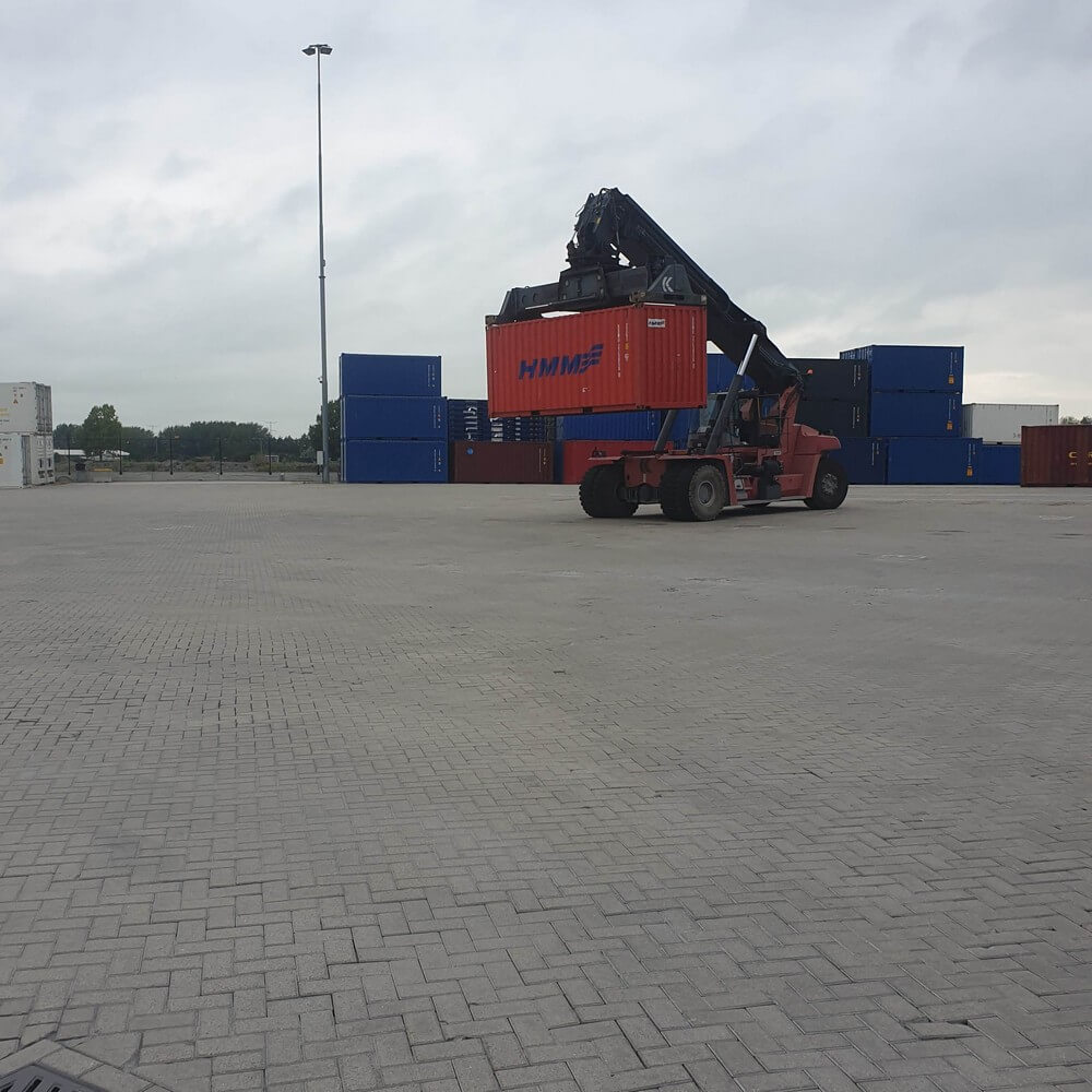 Reachstacker incompany cursus rijbewijs Rijnmond Haven Training RHT